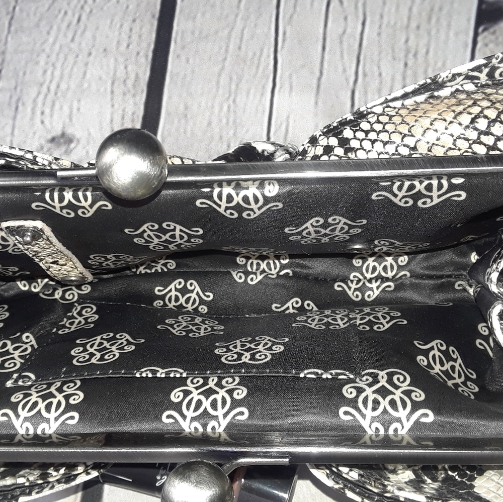 Jessica Simpson clutch - Picture 4 of 5